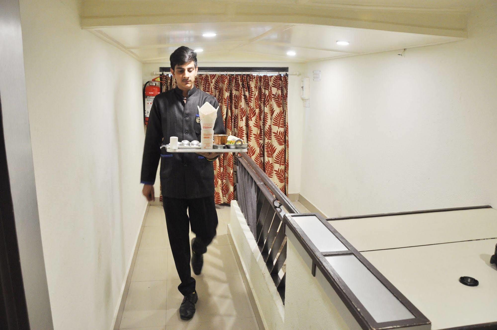 Hotel Sidharath Simlá Kültér fotó