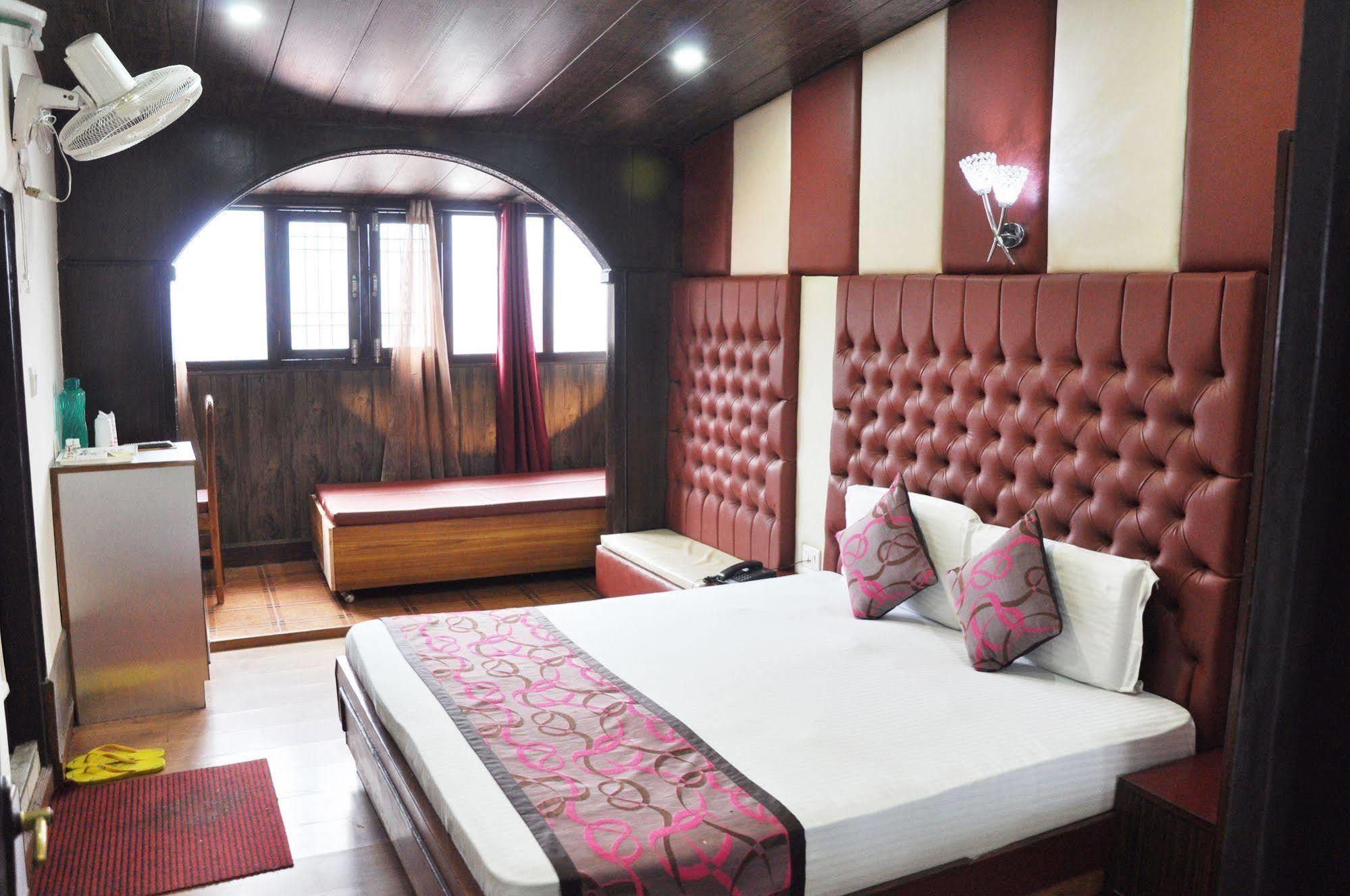 Hotel Sidharath Simlá Kültér fotó