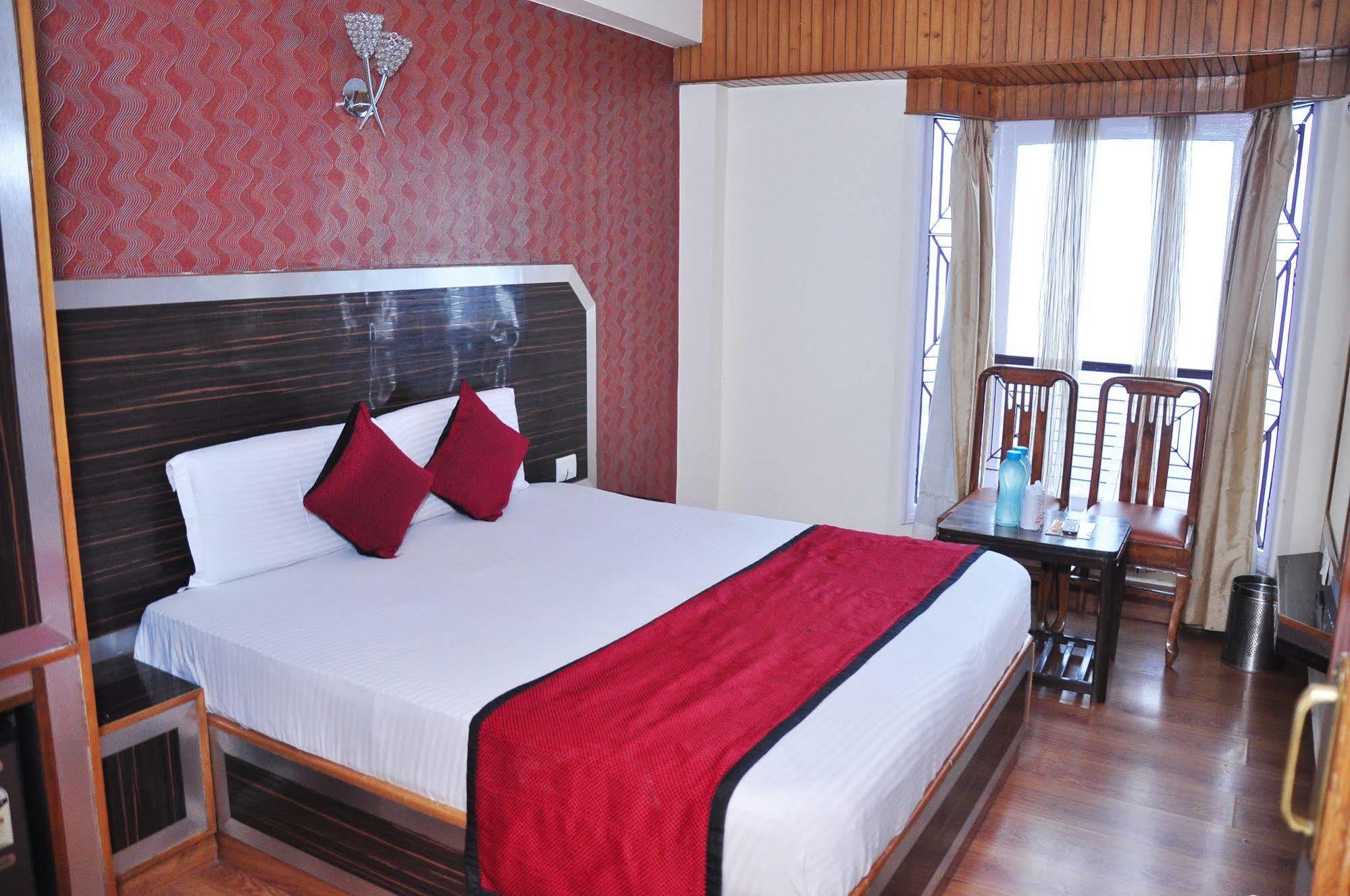 Hotel Sidharath Simlá Kültér fotó